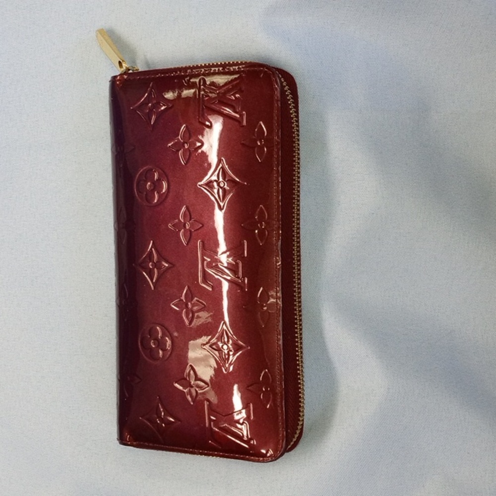 Authentic Louis Vuitton Vernis Wallet